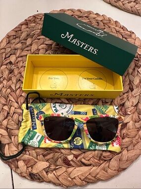 Masters Goodr  Badge Sunglasses with pouch and box